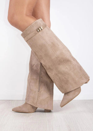 Elegante dames hoge laarzen met puntneus en lage hak — moeiteloos stijlvol met gespsluiting